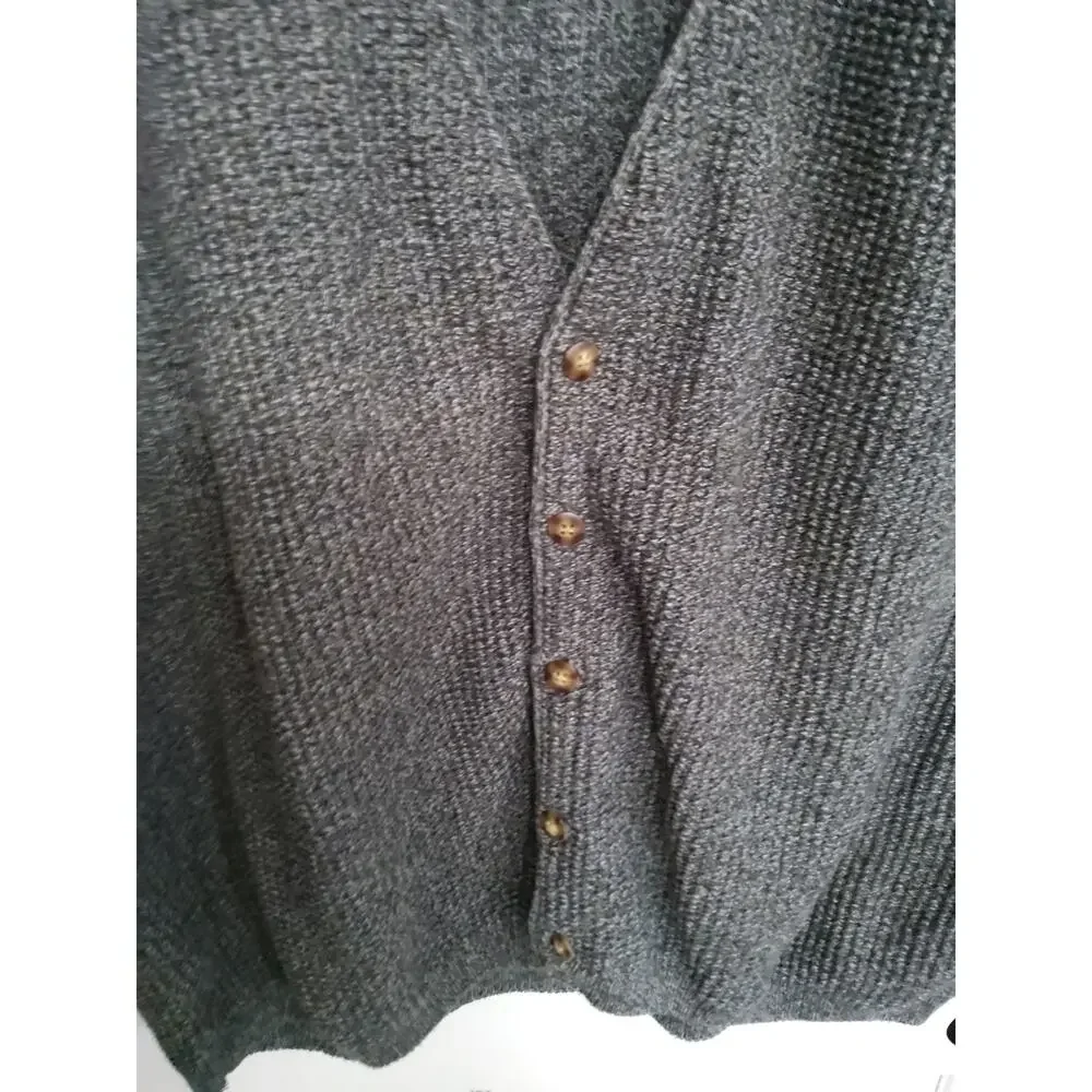 Vintage Eddie Bauer Mens Size XL chunky knit gray button down vest. Made in USA